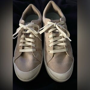 Dr. Scholls women’s Time Off Sneakers Beige and White platform slip on Size 9